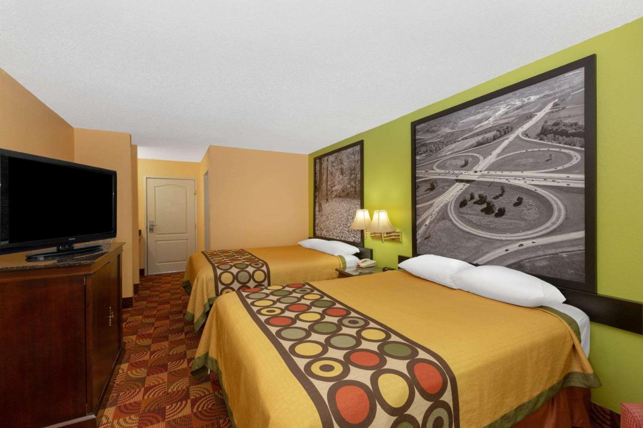 Super 8 By Wyndham Lake Of The Ozarks Eldon Exteriör bild