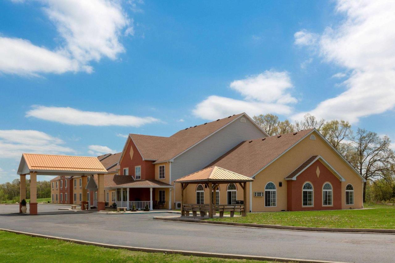 Super 8 By Wyndham Lake Of The Ozarks Eldon Exteriör bild