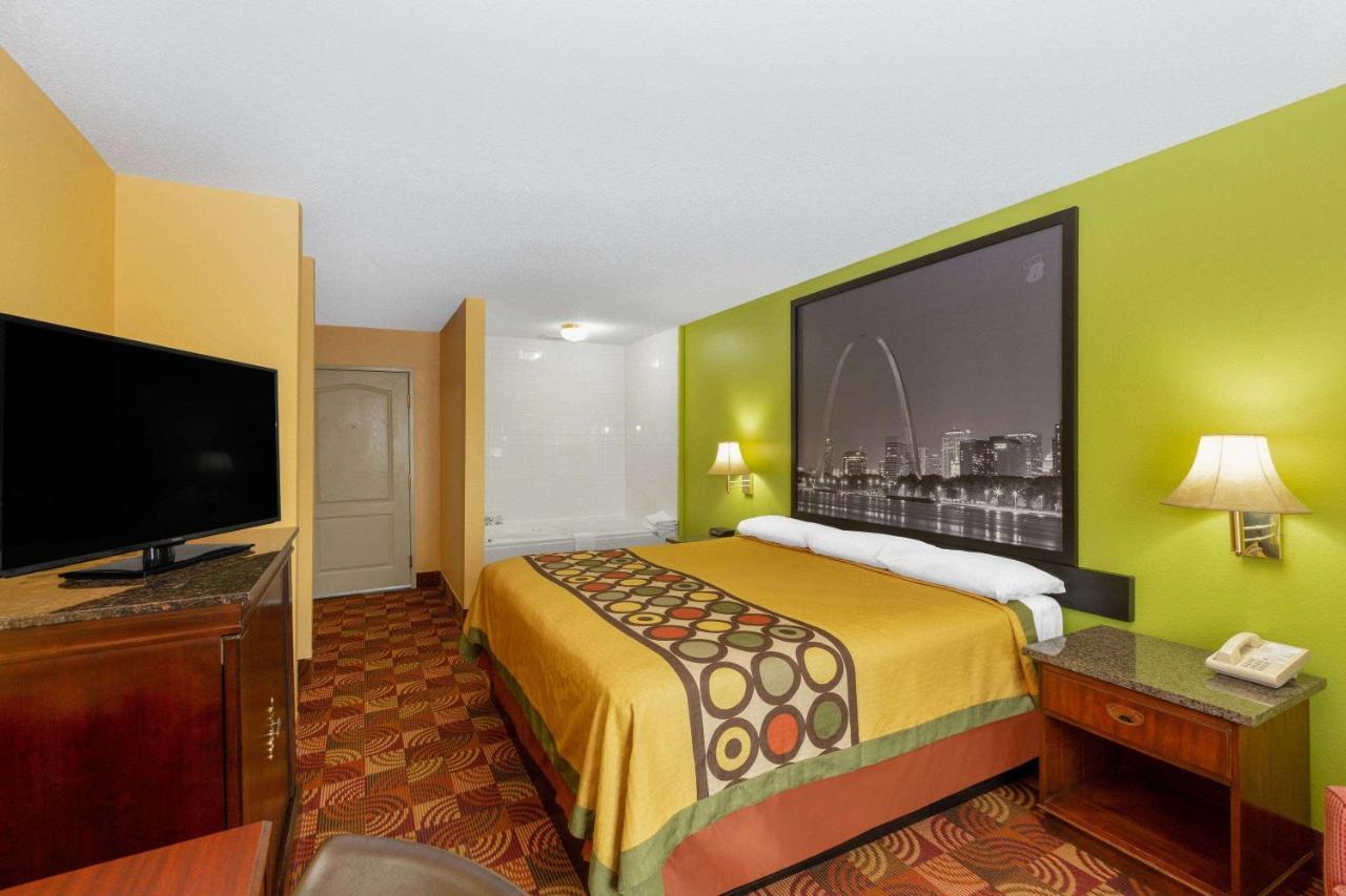 Super 8 By Wyndham Lake Of The Ozarks Eldon Exteriör bild