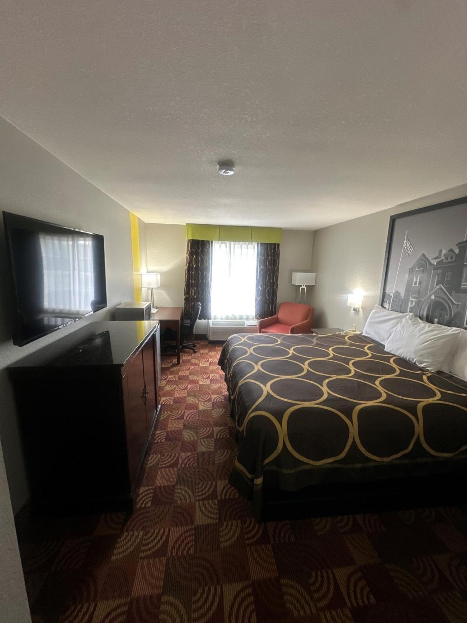 Super 8 By Wyndham Lake Of The Ozarks Eldon Exteriör bild