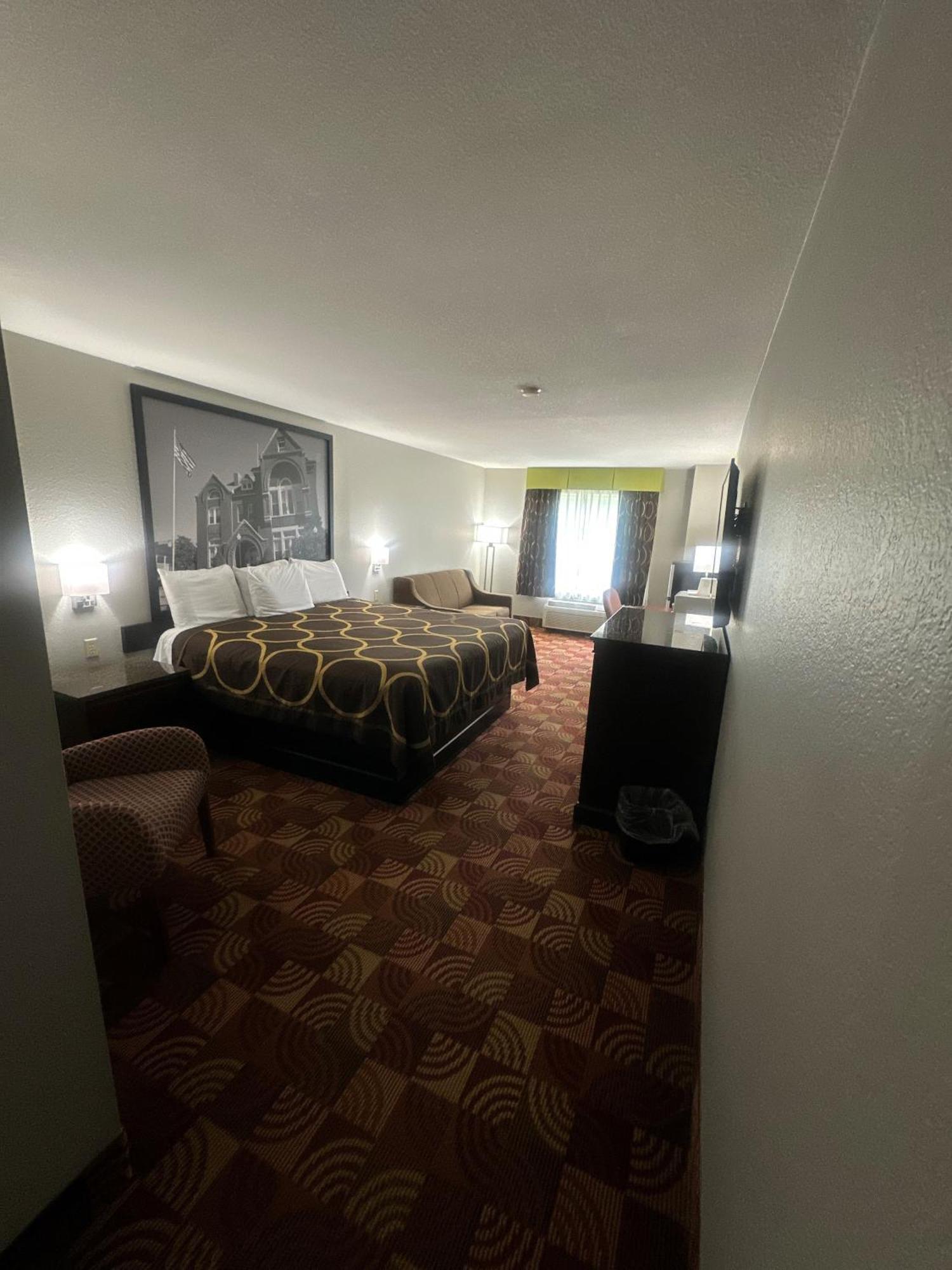 Super 8 By Wyndham Lake Of The Ozarks Eldon Exteriör bild