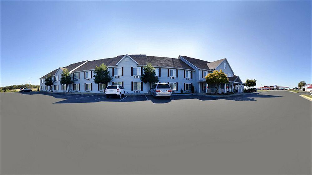 Super 8 By Wyndham Lake Of The Ozarks Eldon Exteriör bild