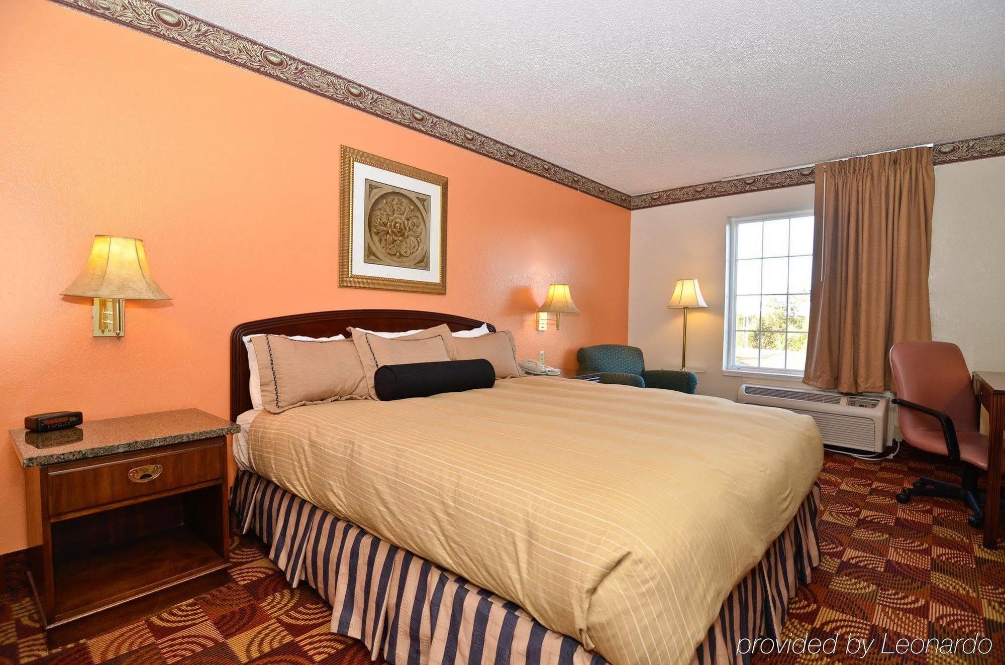 Super 8 By Wyndham Lake Of The Ozarks Eldon Exteriör bild
